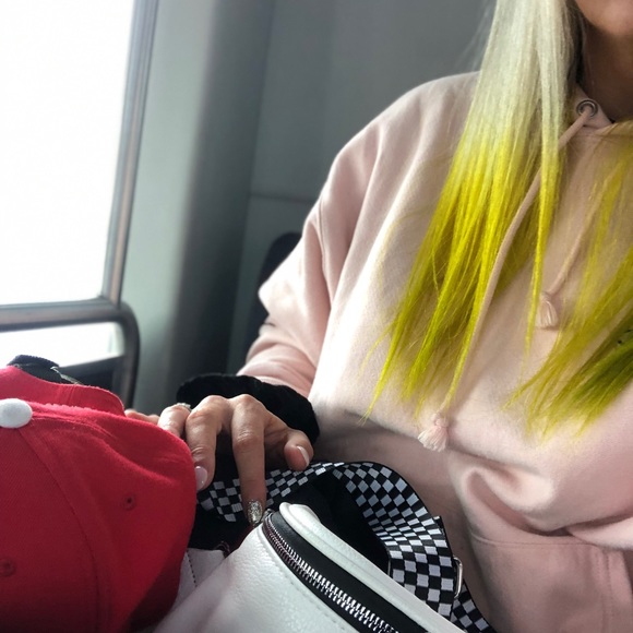 Meet your Posher, Julia - Picture 5 of 5